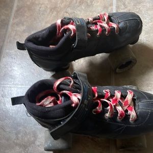 Pair of skates size 8